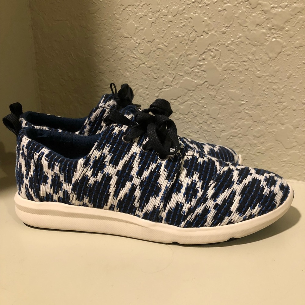 TOMS tennis shoes